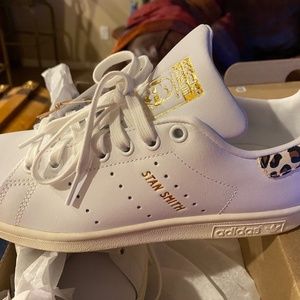 Adidas NWT size 7 shoes